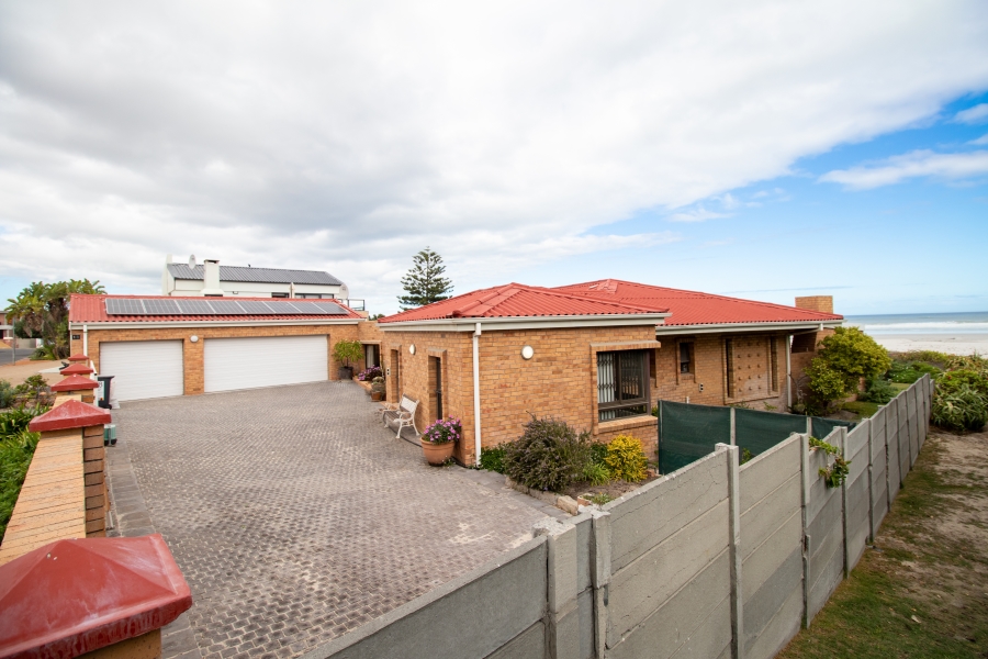 3 Bedroom Property for Sale in Van Riebeeckstrand Western Cape